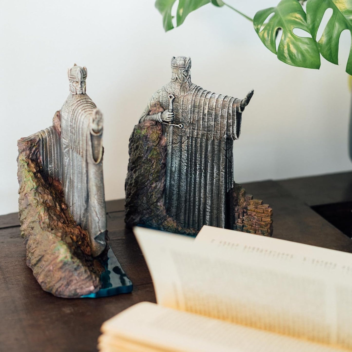 Grupo Erik Bookends - The Lord of The Rings Book Ends | Lord of The Rings Gifts, Lord of The Rings Merchandise, LOTR Gifts, LOTR Book End, Bookend, Room Decor, Home Decor