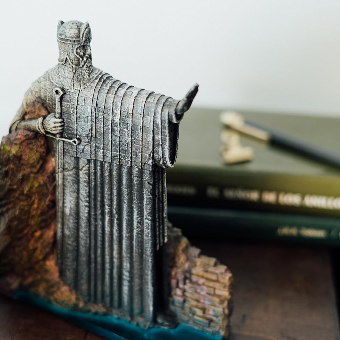 Grupo Erik Bookends - The Lord of The Rings Book Ends | Lord of The Rings Gifts, Lord of The Rings Merchandise, LOTR Gifts, LOTR Book End, Bookend, Room Decor, Home Decor